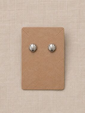 Silver Tone Seashell Stud Earrings | NWOT Boutique